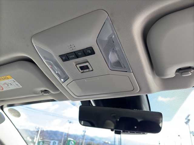 トヨタ ＲＡＶ４ HV アドベンチャー オフロードPKGⅡ 大分県 2023(令5)年 1.7万km スーパーホワイトⅡ ４WD/純正ディスプレイオーディオ/BluetoothAudio/ステアリングスイッチ/バックカメラ/純正18インチアルミホイール/ブラインドスポットモニター/オートマチックハイビーム/前後ドライブレコーダー/パワーバックドア/AAC/ヒートシーター/エアシート/純正AW18インチ/横滑り防止機能/盗難防止機能/オートライト/LEDヘッドライト/ブレーキホールド/電動格納ミラー/車線逸脱警報/フォグランプ