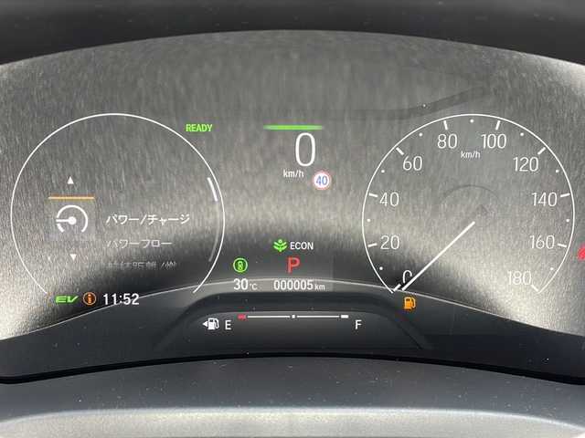 ホンダ ヴェゼル ハイブリッド e:HEV Z 三重県 2025(令7)年 0.1万km未満 プラチナホワイトパール 登録済未使用/BSM/置くだけ充電/LEDシーケンシャルウィンカー/シートヒーター(前席)/ステアリングヒーター/ハンズフリー電動リヤゲート/ホンダコネクトディスプレイナビ(TV/BT/AppleCarPlay/AndroidAuto/USB）/ホンダセンシング/ステアリングヒーター/レーンキープアシスト/レーダークルーズコントロール/横滑り防止/衝突軽減ブレーキ/パーキングセンサー/先行車発進お知らせ/電動格納ミラー/禁煙車