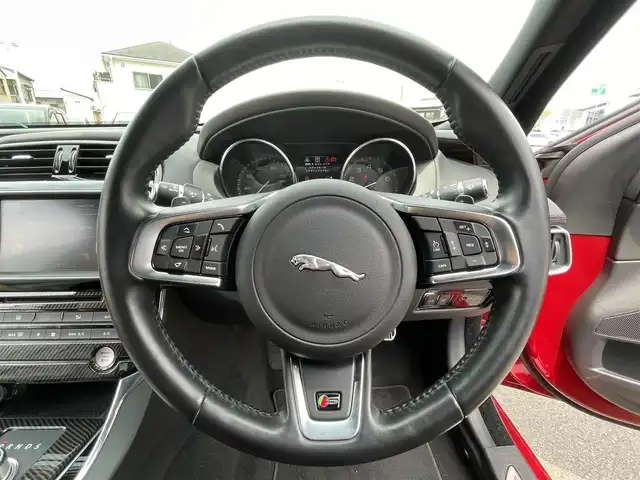 ジャガー ＸＥ XE S 愛知県 2016(平28)年 3.7万km 赤 メーカーナビ/サンルーフ/MERIDIANプレミアムサウンド/レッドキャリパー/パワーシート/ハーフレザーシート/バックカメラ/純正２０インチアルミホイール/カーボンサイドミラー/ETC/コーナーセンサー/ダイヤル式シフト
