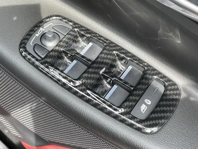 ジャガー ＸＥ XE S 愛知県 2016(平28)年 3.7万km 赤 メーカーナビ/サンルーフ/MERIDIANプレミアムサウンド/レッドキャリパー/パワーシート/ハーフレザーシート/バックカメラ/純正２０インチアルミホイール/カーボンサイドミラー/ETC/コーナーセンサー/ダイヤル式シフト