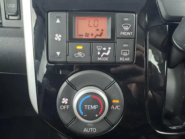 ダイハツ タント カスタム RS スマセレSA&SN 愛知県 2014(平26)年 4万km ファイアークォーツレッドM 純正８インチナビ/（フルセグ／ＢＴ／ＣＤ／ＤＶＤ）/バックモニター/衝突被害軽減システム/両側パワースライドドア/アイドリングストップ/サンバイザー/純正アルミホイール/ＥＴＣ