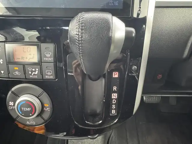 ダイハツ タント カスタム RS スマセレSA&SN 愛知県 2014(平26)年 4万km ファイアークォーツレッドM 純正８インチナビ/（フルセグ／ＢＴ／ＣＤ／ＤＶＤ）/バックモニター/衝突被害軽減システム/両側パワースライドドア/アイドリングストップ/サンバイザー/純正アルミホイール/ＥＴＣ
