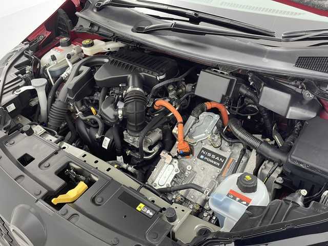 日産 オーラ ニスモ 宮城県 2022(令4)年 3.1万km ガーネットレッド/スーパーブラック 2トーン NISMO専用レカロシート/アラウンドビューモニター/プロパイロット/エマージェンシーブレーキ/車線逸脱警報/オートハイビームアシスト/ブラインドスポットモニター/前後コーナーセンサー/デジタルインナーミラー/純正ディスプレイオーディオ/・ナビゲーション機能/・USB.BT.HDMI/フルセグTV/前席シートヒーター/ステアリングヒーター/ステアリングスイッチ/置くだけ充電/電動パーキングブレーキ/ビルトインETC2.0/ドライブレコーダー（FR）/LEDヘッドライト/シーケンシャルランプ/プッシュスタート/スマートキー2個/社外AW付冬タイヤ積込/（196/65/15）/純正17インチアルミホイール/純正フロアマット