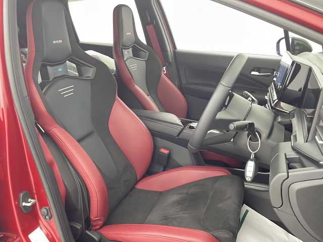 日産 オーラ ニスモ 宮城県 2022(令4)年 3.1万km ガーネットレッド/スーパーブラック 2トーン NISMO専用レカロシート/アラウンドビューモニター/プロパイロット/エマージェンシーブレーキ/車線逸脱警報/オートハイビームアシスト/ブラインドスポットモニター/前後コーナーセンサー/デジタルインナーミラー/純正ディスプレイオーディオ/・ナビゲーション機能/・USB.BT.HDMI/フルセグTV/前席シートヒーター/ステアリングヒーター/ステアリングスイッチ/置くだけ充電/電動パーキングブレーキ/ビルトインETC2.0/ドライブレコーダー（FR）/LEDヘッドライト/シーケンシャルランプ/プッシュスタート/スマートキー2個/社外AW付冬タイヤ積込/（196/65/15）/純正17インチアルミホイール/純正フロアマット