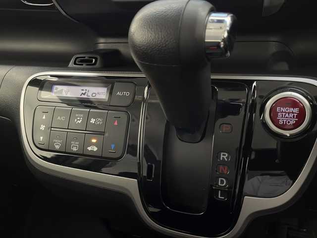 ホンダ Ｎ ＢＯＸ カスタム G Aパッケージ 宮崎県 2014(平26)年 6.4万km プレミアムゴールドパープルパール 禁煙車/シティブレーキアシスト/純正ナビTV/（VXM-142VFi/CD/DVD/Bluetooth/フルセグTV)/純正バックカメラ/純正ETC/純正キセノンオートライト/純正フォグ/純正14インチアルミ/純正エアロ/純正ルーフエンドスポイラー/純正フロアマット/左側電動スライドドア/本革巻ハンドル/オートエアコン/ウインカードアミラー/スマートキー/プッシュエンジンスタート/取扱い説明書