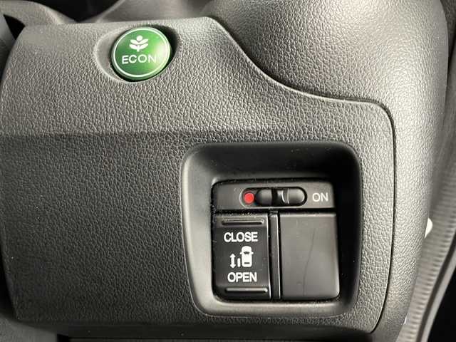 ホンダ Ｎ ＢＯＸ カスタム G Aパッケージ 宮崎県 2014(平26)年 6.4万km プレミアムゴールドパープルパール 禁煙車/シティブレーキアシスト/純正ナビTV/（VXM-142VFi/CD/DVD/Bluetooth/フルセグTV)/純正バックカメラ/純正ETC/純正キセノンオートライト/純正フォグ/純正14インチアルミ/純正エアロ/純正ルーフエンドスポイラー/純正フロアマット/左側電動スライドドア/本革巻ハンドル/オートエアコン/ウインカードアミラー/スマートキー/プッシュエンジンスタート/取扱い説明書