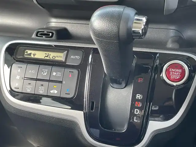 ホンダ Ｎ ＢＯＸ カスタム G Aパッケージ 佐賀県 2014(平26)年 6.4万km プレミアムゴールドパープルパール 純正7型ナビゲーション「VXM-147VFi」/・AM/FM/CD/DVD/フルセグ/Bluetooth/・バックカメラ/スマートキー/プッシュスタート/片側パワースライドドア/オートエアコン/オートライト/アイドリングストップ/衝突被害軽減ブレーキ/ETC/純正フロアマット/純正ドアバイザー/新車保証書/取扱説明書