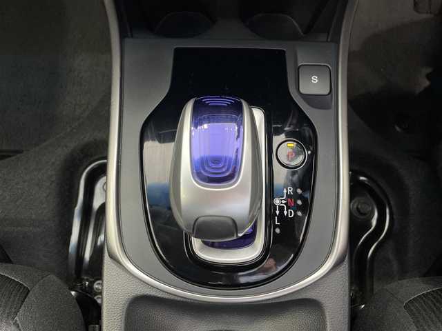 ホンダ グレイス ハイブリッド LX 沖縄県 2014(平26)年 5.1万km ホワイトオーキッドパール (株)IDOMが運営する【じしゃロンコザ店】の自社ローン専用車両になりますこちらは現金またはオートローンご利用時の価格です。自社ローンご希望の方は別途その旨お申付け下さい/・本土仕入/・純正ナビ/・バックカメラ/・Bluetooth接続/・TV/・DVD再生/・ETC/・プッシュスタート/・スマートキー/・クルーズコントロール/・純正フロアマット/・オートライト