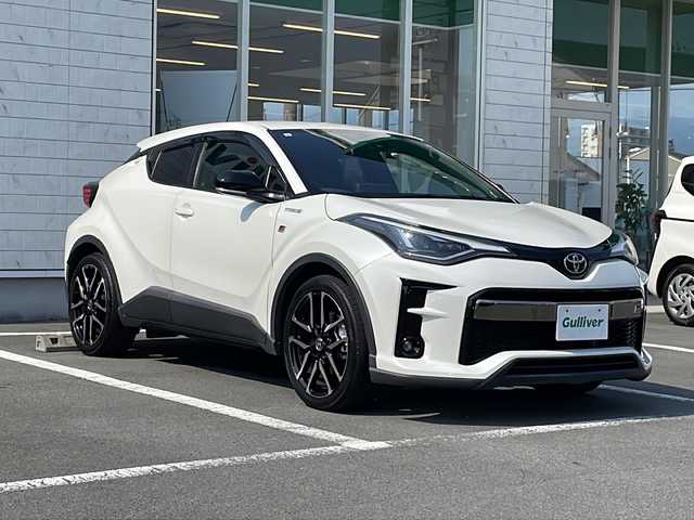 トヨタ Ｃ－ＨＲ S GRスポーツ 静岡県 2019(令1)年 8万km ホワイトパールクリスタルシャイン 純正ナビ/地デジTV/純正Bluetooth/バックカメラ/セーフティセンス/オートハイビーム/レーダークルーズコントロール/LEDヘッドライト/専用ハーフレザー/シートヒーター/専用19インチAW/スマートキー/ビルトインETC