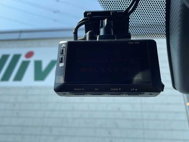 トヨタ Ｃ－ＨＲ S GRスポーツ 静岡県 2019(令1)年 8万km ホワイトパールクリスタルシャイン 純正ナビ/地デジTV/純正Bluetooth/バックカメラ/セーフティセンス/オートハイビーム/レーダークルーズコントロール/LEDヘッドライト/専用ハーフレザー/シートヒーター/専用19インチAW/スマートキー/ビルトインETC