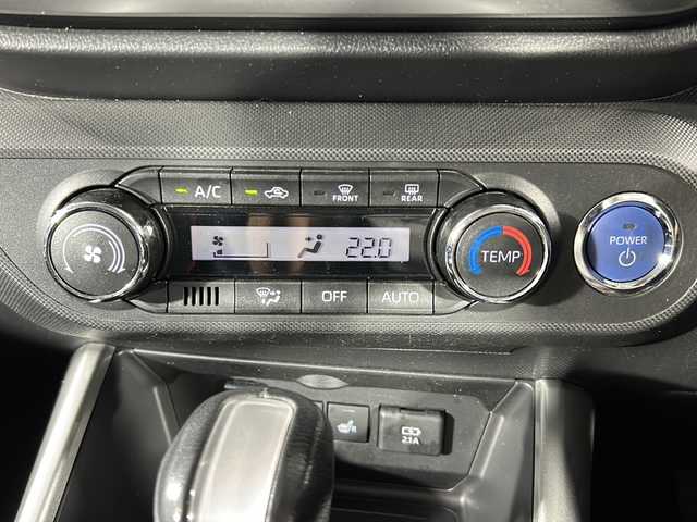トヨタ ライズ Z 沖縄県 2022(令4)年 2.8万km スムースグレーマイカメタリック 禁煙車　/県外仕入れ　/純正９インチナビ（NSZT-Y68T）/→【ＣＤ／ＤＶＤ／フルセグＴＶ／ＢＴ】　/バックカメラ　/前後ドライブレコーダー/ビルトインＥＴＣ/ブレーキホールド/【スマートアシスト】/衝突回避支援ブレーキ/車線逸脱警報/誤発進抑制/ADV（アダプティブドライビングビーム）/前後コーナーセンサー/アダプティブクルーズコントール（全車速９/BSM（ブラインドスポットモニター）/前席シートヒーター/純正フロアマット/純正ドアバイザー/純正リアフォグ