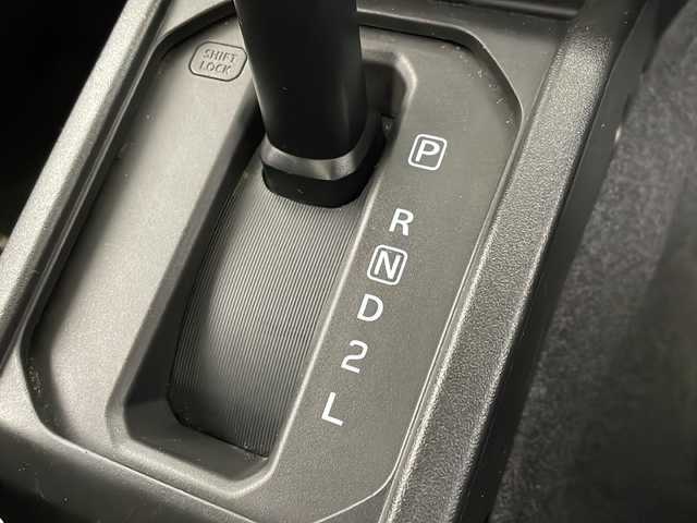 スズキ ジムニー XL 千葉県 2019(平31)年 5.1万km シフォンアイボリーM 4WD/スズキセーフティサポート/・デュアルセンサーブレーキサポート/・誤発進抑制機能/・車線逸脱抑制機能/社外7インチメモリナビ/CD SD ワンセグTV/前席シートヒーター/純正16インチアルミホイール/ダウンヒルアシストコントロール/トランスファーレバー/マッドフラップ/ヘッドライトレベライザー/プッシュスタート/スマートキー/ETC