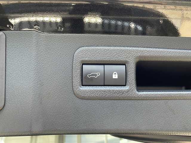 レクサス ＮＸ 300 スパイス&シック 静岡県 2020(令2)年 4.9万km グラファイトブラックガラスフレーク 安全機能/・プリクラッシュセーフティ/・レーダークルーズコントロール/・レーンキープアシスト/・ブラインドスポットモニター/純正メーカーナビ/・フルセグTV/・ラジオ/Bluetooth/MSV/ミラーキャスト/主要装備/・ムーンルーフ/・置くだけ充電/・レザーシート/・シートヒーター/・エアシート/・パワーバックドア/・パワーシート/・ハンドルヒーター/・パドルシフト/・ステアリングリモコン/・オートライト/・オートハイビーム/・オートホールド/・ドライブレコーダー/・アイドリングストップ/・プッシュスタート/・スマートキー