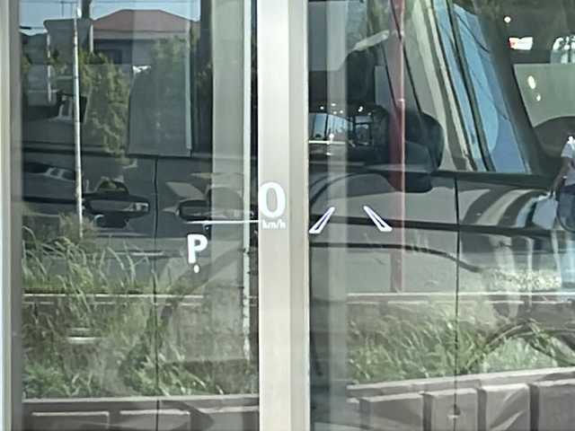 レクサス ＮＸ 300 スパイス&シック 静岡県 2020(令2)年 4.9万km グラファイトブラックガラスフレーク 安全機能/・プリクラッシュセーフティ/・レーダークルーズコントロール/・レーンキープアシスト/・ブラインドスポットモニター/純正メーカーナビ/・フルセグTV/・ラジオ/Bluetooth/MSV/ミラーキャスト/主要装備/・ムーンルーフ/・置くだけ充電/・レザーシート/・シートヒーター/・エアシート/・パワーバックドア/・パワーシート/・ハンドルヒーター/・パドルシフト/・ステアリングリモコン/・オートライト/・オートハイビーム/・オートホールド/・ドライブレコーダー/・アイドリングストップ/・プッシュスタート/・スマートキー