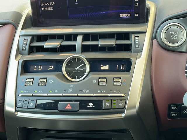 レクサス ＮＸ 300 スパイス&シック 静岡県 2020(令2)年 4.9万km グラファイトブラックガラスフレーク 安全機能/・プリクラッシュセーフティ/・レーダークルーズコントロール/・レーンキープアシスト/・ブラインドスポットモニター/純正メーカーナビ/・フルセグTV/・ラジオ/Bluetooth/MSV/ミラーキャスト/主要装備/・ムーンルーフ/・置くだけ充電/・レザーシート/・シートヒーター/・エアシート/・パワーバックドア/・パワーシート/・ハンドルヒーター/・パドルシフト/・ステアリングリモコン/・オートライト/・オートハイビーム/・オートホールド/・ドライブレコーダー/・アイドリングストップ/・プッシュスタート/・スマートキー