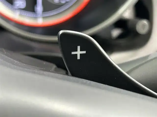 スズキ スイフト HYBRID RS 愛知県 2020(令2)年 5.5万km プレミアムシルバーメタリック ８インチナビ/アラウンドビューモニター/衝突軽減ブレーキ/レーダークルーズコントロール/車線離脱警報/シートヒーター/ドライブレコーダー/パドルシフト/アクセサリーソケット/ビルトインＥＴＣ/ＬＥＤヘッドライト/バックフォグランプ/純正フロアマット/純正16インチアルミホイール