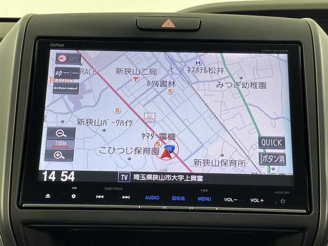 ホンダ フリード ハイブリット EX 埼玉県 2017(平29)年 3.4万km プラチナムホワイトパール ホンダセンシング/純正7インチメモリナビ(型式：VXM-185VFNi)/CD/DVD/Bluetooth/フルセグ/両側パワースライドドア/クルーズコントロール/バックカメラ/ビルトインETC/ドライブレコーダー/シートヒーター/純正15インチAW/純正フロアマット/プッシュスタート/スマートキー/スペアキー１本/取扱説明書