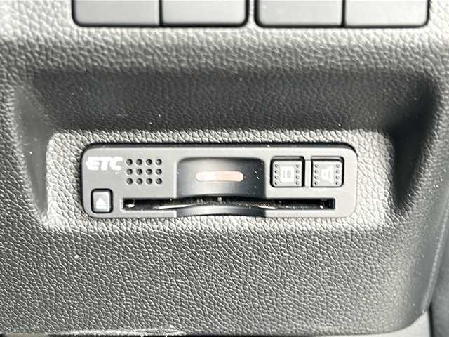 ホンダ フリード ハイブリット EX 石川県 2017(平29)年 3.4万km プラチナムホワイトパール 純正7インチメモリナビ(型式：VXM-185VFNi)/CD/DVD/Bluetooth/フルセグ/両側パワースライドドア/ビルトインETC/ドライブレコーダー/クルーズコントロール/バックカメラ/純正15インチAW/純正フロアマット/プッシュスタート/スマートキー/スペアキー１本