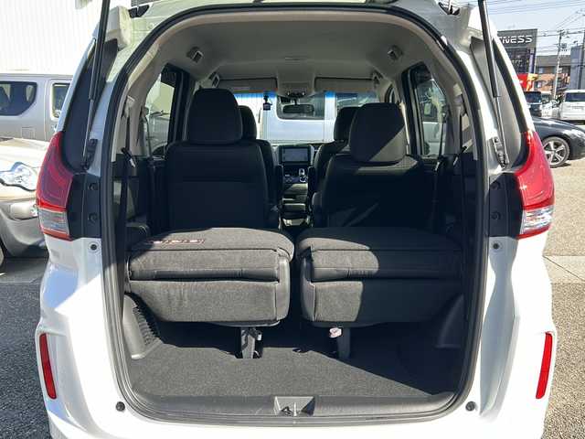 ホンダ フリード ハイブリット EX 石川県 2017(平29)年 3.4万km プラチナムホワイトパール 純正7インチメモリナビ(型式：VXM-185VFNi)/CD/DVD/Bluetooth/フルセグ/両側パワースライドドア/ビルトインETC/ドライブレコーダー/クルーズコントロール/バックカメラ/純正15インチAW/純正フロアマット/プッシュスタート/スマートキー/スペアキー１本