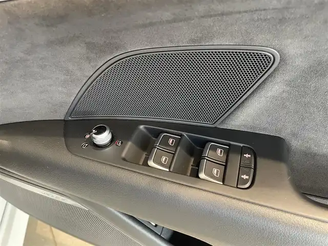 アウディ Ａ７ SB 3．0 TFSI クワトロ Sライン 愛知県 2017(平29)年 2.9万km グレイシアホワイトメタリック マトリクスＬＥＤ/ＭＭＩナビ　/Ｂｌｕｅｔｏｏｔｈ　/バックカメラ　/フルセグＴＶ　/ＡＣＣ　/ＬＫＡ　/ＢＳＭ　　/レザーシート　/シートヒーター　/ドライブレコーダー　/ＥＴＣ/パワーバックドア/プッシュスタート/ウィンカーミラー/アイドリングストップ