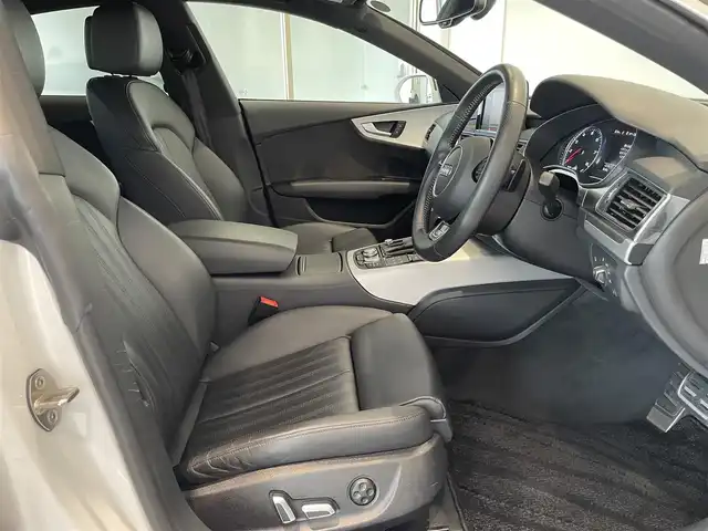 アウディ Ａ７ SB 3．0 TFSI クワトロ Sライン 愛知県 2017(平29)年 2.9万km グレイシアホワイトメタリック マトリクスＬＥＤ/ＭＭＩナビ　/Ｂｌｕｅｔｏｏｔｈ　/バックカメラ　/フルセグＴＶ　/ＡＣＣ　/ＬＫＡ　/ＢＳＭ　　/レザーシート　/シートヒーター　/ドライブレコーダー　/ＥＴＣ/パワーバックドア/プッシュスタート/ウィンカーミラー/アイドリングストップ