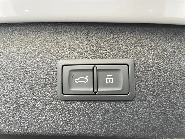 アウディ Ａ７ SB 3．0 TFSI クワトロ Sライン 愛知県 2017(平29)年 2.9万km グレイシアホワイトメタリック マトリクスＬＥＤ/ＭＭＩナビ　/Ｂｌｕｅｔｏｏｔｈ　/バックカメラ　/フルセグＴＶ　/ＡＣＣ　/ＬＫＡ　/ＢＳＭ　　/レザーシート　/シートヒーター　/ドライブレコーダー　/ＥＴＣ/パワーバックドア/プッシュスタート/ウィンカーミラー/アイドリングストップ