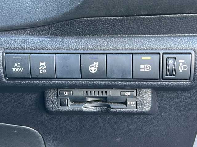 トヨタ カローラツーリング ハイブリッド ダブルバイビー 茨城県 2020(令2)年 5.9万km ブラックマイカ 純正9インチナビ/バックモニター/ステアリングヒーター/シートヒーター/クルーズコントロール/LEDヘッドライト/オートライト/オートマチックハイビーム/純正17インチアルミホイール/純正フロアマット/AAC/コーナーセンサー/スマートキー/ETC/横滑り防止装置/レーンキープアシスト/盗難防止装置/エアバック/衝突被害軽減システム