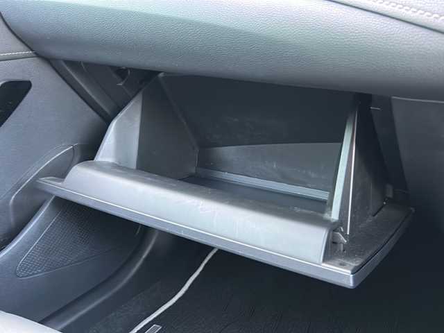 トヨタ カローラツーリング ハイブリッド ダブルバイビー 茨城県 2020(令2)年 5.9万km ブラックマイカ 純正9インチナビ/バックモニター/ステアリングヒーター/シートヒーター/クルーズコントロール/LEDヘッドライト/オートライト/オートマチックハイビーム/純正17インチアルミホイール/純正フロアマット/AAC/コーナーセンサー/スマートキー/ETC/横滑り防止装置/レーンキープアシスト/盗難防止装置/エアバック/衝突被害軽減システム