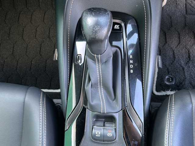 トヨタ カローラツーリング ハイブリッド ダブルバイビー 茨城県 2020(令2)年 5.9万km ブラックマイカ 純正9インチナビ/バックモニター/ステアリングヒーター/シートヒーター/クルーズコントロール/LEDヘッドライト/オートライト/オートマチックハイビーム/純正17インチアルミホイール/純正フロアマット/AAC/コーナーセンサー/スマートキー/ETC/横滑り防止装置/レーンキープアシスト/盗難防止装置/エアバック/衝突被害軽減システム