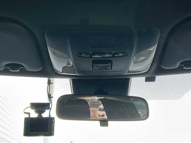 トヨタ カローラツーリング ハイブリッド ダブルバイビー 茨城県 2020(令2)年 5.9万km ブラックマイカ 純正9インチナビ/バックモニター/ステアリングヒーター/シートヒーター/クルーズコントロール/LEDヘッドライト/オートライト/オートマチックハイビーム/純正17インチアルミホイール/純正フロアマット/AAC/コーナーセンサー/スマートキー/ETC/横滑り防止装置/レーンキープアシスト/盗難防止装置/エアバック/衝突被害軽減システム