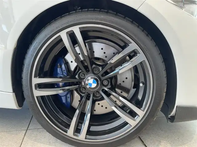 ＢＭＷ Ｍ２ 愛知県 2016(平28)年 4.9万km アルピンホワイトⅢ サンルーフ　/ハーマンカードンサウンド　/レザーシート　/シートヒーター　/純正ナビ　/Ｂｌｕｅｔｏｏｔｈ　/バックカメラ　/ＣＤ／ＤＶＤ　/インテリジェントセーフティー　/クルーズコントロール　/ＬＫＡ　/ＥＴＣ/プッシュスタート/ウィンカーミラー/アイドリングストップ/HID