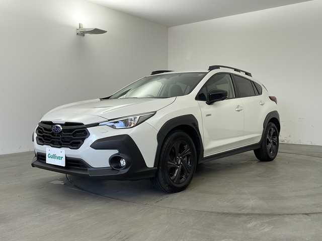 スバル クロストレック ツーリング 兵庫県 2023(令5)年 1.7万km クリスタルホワイトP ・純正ディスプレイオーディオ/・TV/USB/AUX/Apple car play/android Auto/・デジタルマルチビューモニター/・アイサイト/・プリクラッシュブレーキ/・車間距離警報/・後退速度リミッター/・エマージェンシーレーンキープアシスト/・車線逸脱防止機能/・レーダークルーズコントロール/・先行車発進お知らせ機能/・青信号お知らせ機能/・後退時ブレーキアシスト/・ドライバーモニタリングシステム/・ビークルダイナミクスコントロール/・オートビークルホールド/・後側方警戒支援システム/・クリアランスソナー/・電動パーキングブレーキ/・オートワイパー/・革巻きステアリング/・ステアリングヒーター/・パドルシフト/・前席シートヒーター/・後席USB充電ポート/・ルーフレール/・ETC/・LEDオートライト/・フォグランプ/・純正17インチアルミホイール/・４WD/・スマートキー/・保証書/・取扱説明書/・スペアキー