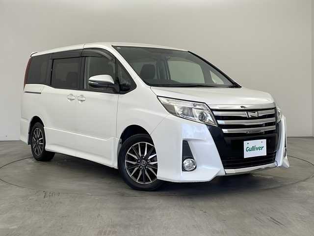 トヨタ ノア Si 兵庫県 2014(平26)年 7.8万km ホワイトパールクリスタルシャイン ・純正ナビ（フルセグ・BT・DVD・CD・SD）/・バックカメラ/・ビルトインETC/・パワースライドドア/・LEDオートライト/・フォグランプ/・ステアリングリモコン/・アイドリングストップ/・横滑り防止/・後席サンシェード/・ドライブレコーダー/・フロアマット/・純正16インチアルミホイール/・MTモード付AT/・ドアバイザー/・シートリフター/・スマートキー/・プッシュスタート/・ＡＬＬ AUTO PW/・電動格納ミラー