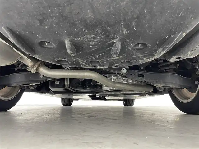 トヨタ カムリ G 群馬県 2018(平30)年 2.9万km プラチナホワイトパールマイカ カロッツェリア７インチナビ/・AM/FM/CD/DVD/SD/バックカメラ/トヨタセーフティセンス/・プリクラッシュセーフティ/・レーンディパーチャーアラート（ステアリング制御付）/・オートマチックハイビーム/・レーダークルーズコントロール（全車速追従機能付）/LEDヘッドランプ/LEDフォグランプ/電動パーキングブレーキ/オートブレーキホールド/ETC/プッシュスタート/スマートキー/社外フロアマット/純正１７インチアルミホイール/アイドリングストップ/パワーシート（D席）