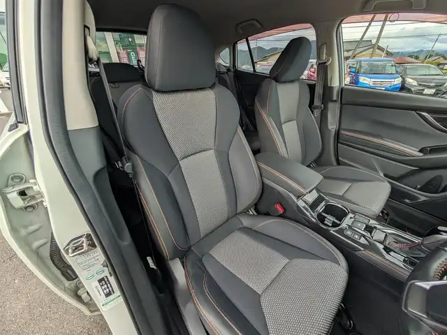 スバル インプレッサ ＸＶ 2．0i－S アイサイト 福井県 2018(平30)年 8.5万km クリスタルホワイトP ４WD/純正18インチAW/純正8インチビルトインナビ/フルセグテレビ/パドルシフト/前席パワーシート/前方ドライブレコーダー/アイサイト/全車速追従機能付クルーズコントロール/後方コーナーセンサー/SRH/LEDヘッドライト/R・Fフォグ/レーンキープアシスト/横滑り防止装置/盗難防止装置/アイドリングストップ/ETC/ダブル＋サイドエアバッグ/カーテンエアバッグ/純正フロアマット/スマートキー