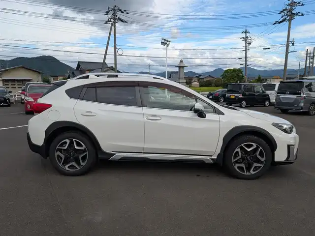 スバル インプレッサ ＸＶ 2．0i－S アイサイト 福井県 2018(平30)年 8.5万km クリスタルホワイトP ４WD/純正18インチAW/純正8インチビルトインナビ/フルセグテレビ/パドルシフト/前席パワーシート/前方ドライブレコーダー/アイサイト/全車速追従機能付クルーズコントロール/後方コーナーセンサー/SRH/LEDヘッドライト/R・Fフォグ/レーンキープアシスト/横滑り防止装置/盗難防止装置/アイドリングストップ/ETC/ダブル＋サイドエアバッグ/カーテンエアバッグ/純正フロアマット/スマートキー