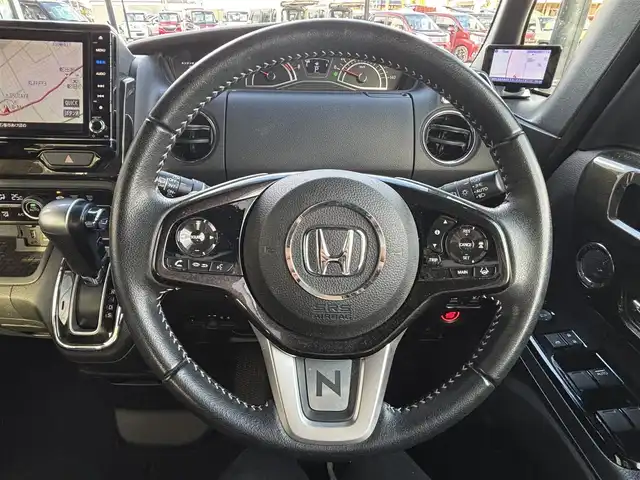 ホンダ Ｎ ＢＯＸ カスタム G L ホンダセンシング 宮城県 2018(平30)年 5.2万km クリスタルブラックパール 登録時走行距離51227km/純正８インチナビ/CD/DVD/Bluetooth/フルセグTV/バックカメラ/パドルシフト/ステアリングリモコン/両側パワースライド/ハーフレザーシート/フリップダウンモニター/衝突軽減ブレーキ/ACC/コーナーセンサー/標識認識システム/アイドリングストップ/横滑り防止装置/ドアバイザー
