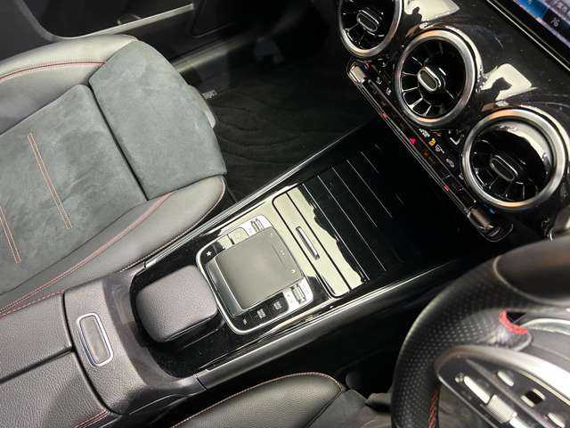 メルセデス・ベンツ Ｂ２００ｄ AMGライン 千葉県 2019(令1)年 3.1万km コスモスブラック ACC　/半革シート　/ナビ　/地デジTV　/Bカメラ　/電動シート　/シートヒーター　/電動リアゲート　/アクティブパーキングアシスト　/LEDヘッドライト　/ハイビームアシスト/衝突軽減B　/BSM　/LKA　/ETC