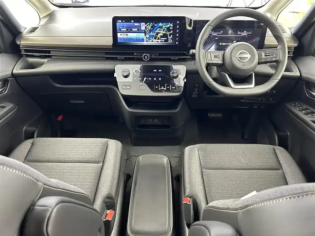 日産 セレナ e－パワー ハイウェイスター V 大阪府 2025(令7)年 0.1千km ブリリアントホワイトパール e-power/プロパイロット/インテリジェントクルーズ/　・車線逸脱/　・側方支援/　・後方支援/　・踏み間違い防止/　・ふらつき警報/純正１２．３ディスプレイオーディオ/　Bluetooth/フルセグ/FM/AM/純正フリップダウンモニター/デジタルインナーミラー/バック・フロント・サイド・全方位カメラ/ビルトインETC2.0/両側パワースライド/ワイヤレス充電器/純正15インチアルミ