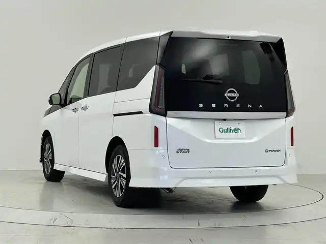 日産 セレナ e－パワー ハイウェイスター V 大阪府 2025(令7)年 0.1千km ブリリアントホワイトパール e-power/プロパイロット/インテリジェントクルーズ/　・車線逸脱/　・側方支援/　・後方支援/　・踏み間違い防止/　・ふらつき警報/純正１２．３ディスプレイオーディオ/　Bluetooth/フルセグ/FM/AM/純正フリップダウンモニター/デジタルインナーミラー/バック・フロント・サイド・全方位カメラ/ビルトインETC2.0/両側パワースライド/ワイヤレス充電器/純正15インチアルミ