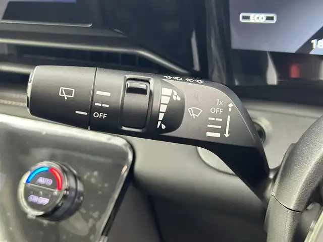 日産 セレナ e－パワー ハイウェイスター V 大阪府 2025(令7)年 0.1千km ブリリアントホワイトパール e-power/プロパイロット/インテリジェントクルーズ/　・車線逸脱/　・側方支援/　・後方支援/　・踏み間違い防止/　・ふらつき警報/純正１２．３ディスプレイオーディオ/　Bluetooth/フルセグ/FM/AM/純正フリップダウンモニター/デジタルインナーミラー/バック・フロント・サイド・全方位カメラ/ビルトインETC2.0/両側パワースライド/ワイヤレス充電器/純正15インチアルミ