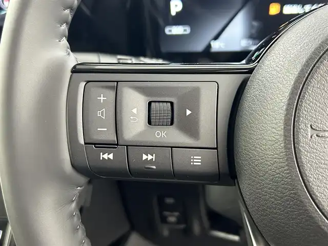 日産 セレナ e－パワー ハイウェイスター V 大阪府 2025(令7)年 0.1千km ブリリアントホワイトパール e-power/プロパイロット/インテリジェントクルーズ/　・車線逸脱/　・側方支援/　・後方支援/　・踏み間違い防止/　・ふらつき警報/純正１２．３ディスプレイオーディオ/　Bluetooth/フルセグ/FM/AM/純正フリップダウンモニター/デジタルインナーミラー/バック・フロント・サイド・全方位カメラ/ビルトインETC2.0/両側パワースライド/ワイヤレス充電器/純正15インチアルミ