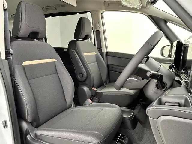 日産 セレナ e－パワー ハイウェイスター V 大阪府 2025(令7)年 0.1千km ブリリアントホワイトパール e-power/プロパイロット/インテリジェントクルーズ/　・車線逸脱/　・側方支援/　・後方支援/　・踏み間違い防止/　・ふらつき警報/純正１２．３ディスプレイオーディオ/　Bluetooth/フルセグ/FM/AM/純正フリップダウンモニター/デジタルインナーミラー/バック・フロント・サイド・全方位カメラ/ビルトインETC2.0/両側パワースライド/ワイヤレス充電器/純正15インチアルミ