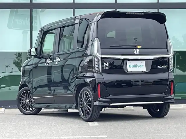 ホンダ Ｎ ＢＯＸ カスタム L ターボ 和歌山県 2022(令4)年 1.1万km クリスタルブラックパール 純正ナビ/バックカメラ/フルセグTV/BT/CD/DVD/衝突軽減ブレーキ/レーンキープアシスト/後方コーナーセンサー/レーダークルコン/オートライト/両側パワスラ/ビルトインETC/ドラレコ/シートヒーター/ステアリングリモコン/ハーフレザーシート/パドルシフト/LEDヘッドライト/フォグランプ/オートホールド