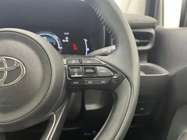 トヨタ シエンタ ハイブリッド Z 滋賀県 2023(令5)年 1.8万km ブラックM/グレーイッシュグリーンM 純正8インチナビ/・フルセグTV/・Bluetooth/・applecarplay/・androidAuto/全方位カメラ/前後ドライブレコーダー/ブラインドスポットモニター/ETC2.0/シートヒーター/ステアリングヒーター/両側パワースライドドア/AC100V/LEDヘッドライト/スペアキー