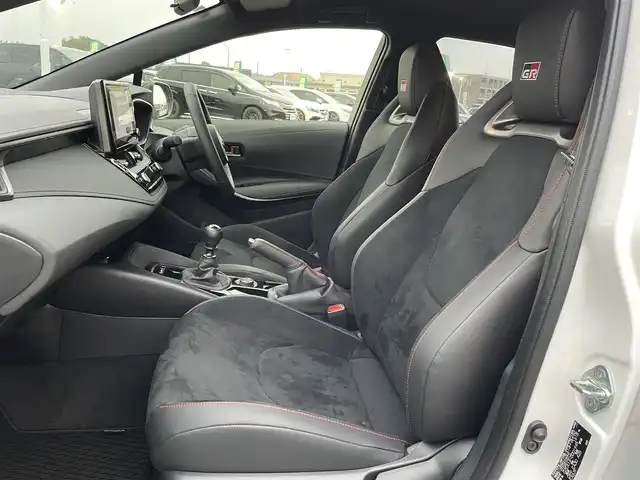 トヨタ ＧＲカローラ RZ 東京都 2024(令6)年 0.2万km プラチナホワイトパールマイカ 304馬力/カーボンルーフ/純正ディスプレイオーディオ/フルセグTV/Bluetooth/AppleCarplay/androidauto/バックカメラ/セーフティセンス/プリクラッシュセーフティ/レーントレーシングアシスト/オートハイビーム/ヘッドアップディスプレイ/ブラインドスポットアシスト/レーダークルーズコントロール/ハーフレザーシート/ビルトインETC2.0