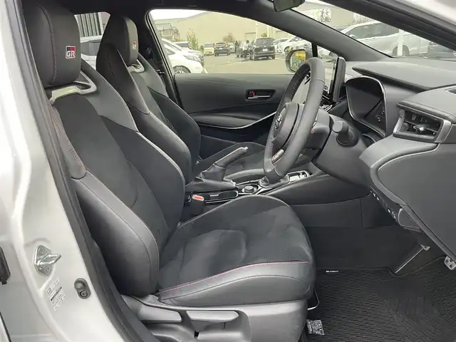 トヨタ ＧＲカローラ RZ 東京都 2024(令6)年 0.2万km プラチナホワイトパールマイカ 304馬力/カーボンルーフ/純正ディスプレイオーディオ/フルセグTV/Bluetooth/AppleCarplay/androidauto/バックカメラ/セーフティセンス/プリクラッシュセーフティ/レーントレーシングアシスト/オートハイビーム/ヘッドアップディスプレイ/ブラインドスポットアシスト/レーダークルーズコントロール/ハーフレザーシート/ビルトインETC2.0