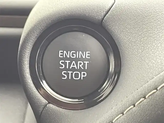 トヨタ アルファード Z 千葉県 2023(令5)年 0.9万km プラチナホワイトパールマイカ 禁煙車/トヨタセーフティーセンス/・プリクラッシュセーフティ/・レーントレーシングアシスト/・レーンディパーチャーアラート/・ロードサインアシスト/・レーダークルーズコントロール/・オートマチックハイビーム/左右独立ムーンルーフ/両側パワースライドドア/純正12.3インチナビ/・フルセグTV/Bluetooth/MiraCast/・バックカメラ/・パノラミックビューモニター/純正フリップダウンモニター/デジタルインナーミラー/ブラインドスポットモニター/メモリ式パワーシート/快適温熱シート/ベンチレーション/ステアリングヒーター/オットマン/ビルトインETC2.0/ワイヤレス充電/左右独立エアコン/電動パーキング/オートブレーキホールド/パワーバックドア/純正18インチアルミホイール/LED三眼オートヘッドライト/シーケンシャルウィンカー/プッシュスタート/スマートキー