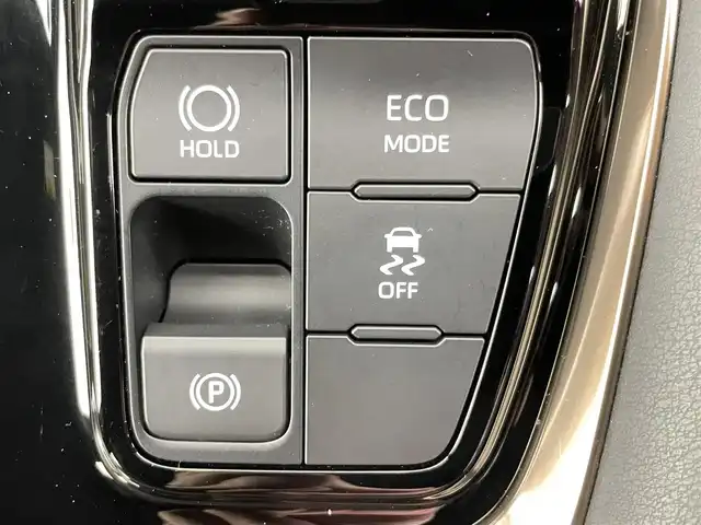 トヨタ アルファード Z 千葉県 2023(令5)年 0.9万km プラチナホワイトパールマイカ 禁煙車/トヨタセーフティーセンス/・プリクラッシュセーフティ/・レーントレーシングアシスト/・レーンディパーチャーアラート/・ロードサインアシスト/・レーダークルーズコントロール/・オートマチックハイビーム/左右独立ムーンルーフ/両側パワースライドドア/純正12.3インチナビ/・フルセグTV/Bluetooth/MiraCast/・バックカメラ/・パノラミックビューモニター/純正フリップダウンモニター/デジタルインナーミラー/ブラインドスポットモニター/メモリ式パワーシート/快適温熱シート/ベンチレーション/ステアリングヒーター/オットマン/ビルトインETC2.0/ワイヤレス充電/左右独立エアコン/電動パーキング/オートブレーキホールド/パワーバックドア/純正18インチアルミホイール/LED三眼オートヘッドライト/シーケンシャルウィンカー/プッシュスタート/スマートキー