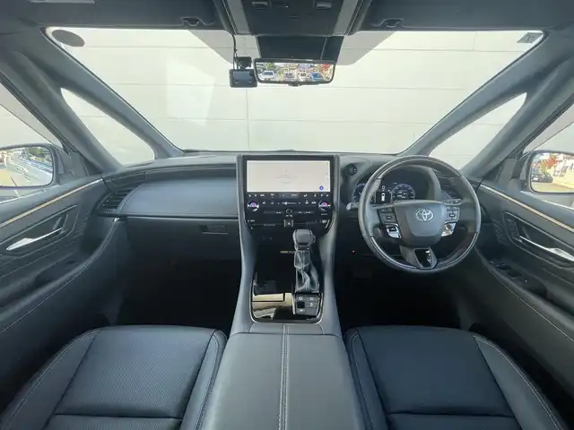 トヨタ アルファード Z 茨城県 2023(令5)年 0.9万km プラチナホワイトパールマイカ 禁煙車/トヨタセーフティーセンス/・プリクラッシュセーフティ/・レーントレーシングアシスト/・レーンディパーチャーアラート/・ロードサインアシスト/・レーダークルーズコントロール/・オートマチックハイビーム/左右独立ムーンルーフ/両側パワースライドドア/純正12.3インチナビ/・フルセグTV/Bluetooth/MiraCast/・バックカメラ/・パノラミックビューモニター/純正フリップダウンモニター/デジタルインナーミラー/ブラインドスポットモニター/メモリ式パワーシート/快適温熱シート/ベンチレーション/ステアリングヒーター/オットマン/ビルトインETC2.0/ワイヤレス充電/左右独立エアコン/電動パーキング/オートブレーキホールド/パワーバックドア/純正18インチアルミホイール/LED三眼オートヘッドライト/シーケンシャルウィンカー/プッシュスタート/スマートキー